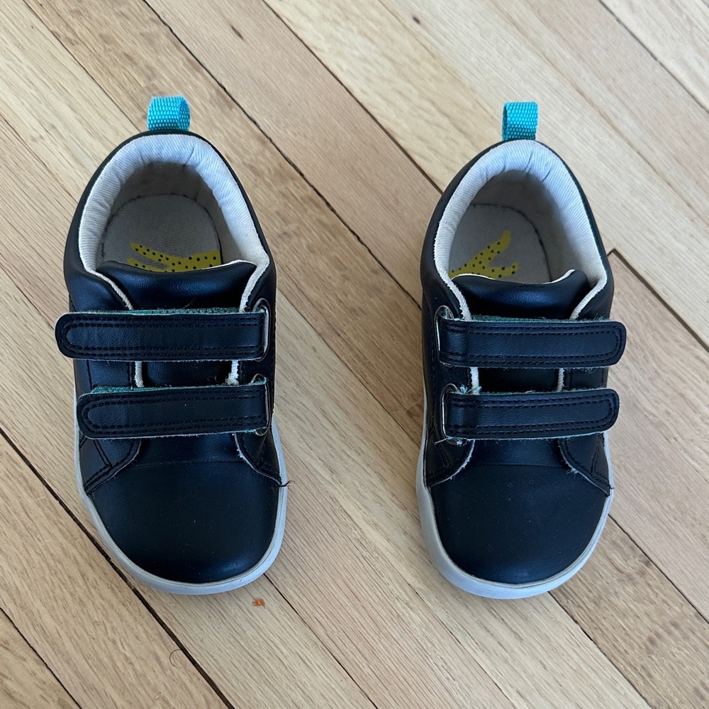Ten Little everyday original sneaker in black toddler size 7.5